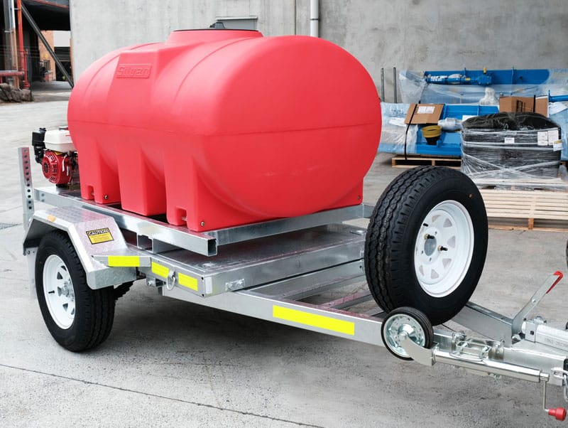 6×4 Single Axle Flat Top Trailer – carrying a water tank